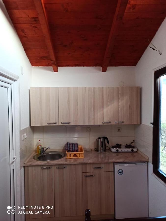 Karali Apartments Лагадин Екстериор снимка