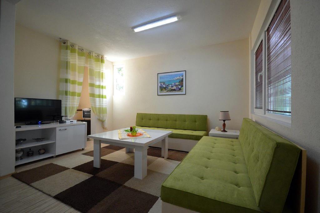 Karali Apartments Лагадин Екстериор снимка