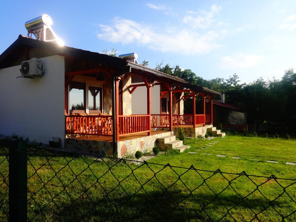 Karali Apartments Лагадин Екстериор снимка