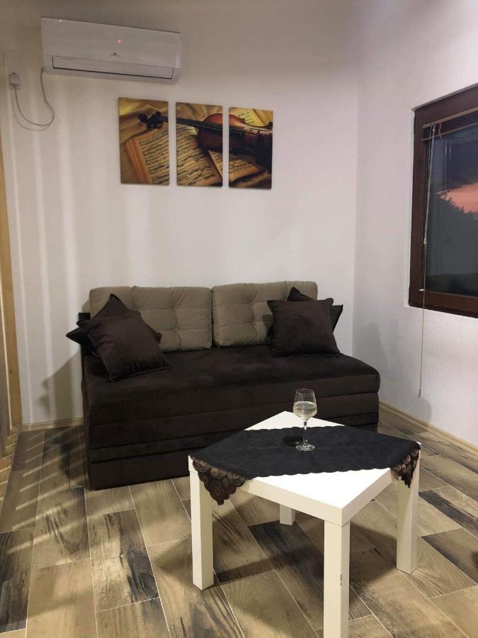 Karali Apartments Лагадин Екстериор снимка